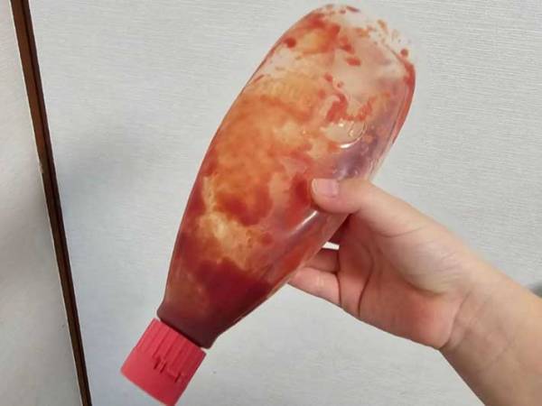 まだ捨てないで！　容器に残ったケチャップは、最後までちゃんと使い切れる