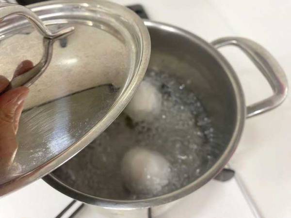 「正直ナメてた」　あるひと工夫で、ゆで卵の殻が簡単に剥けて感動