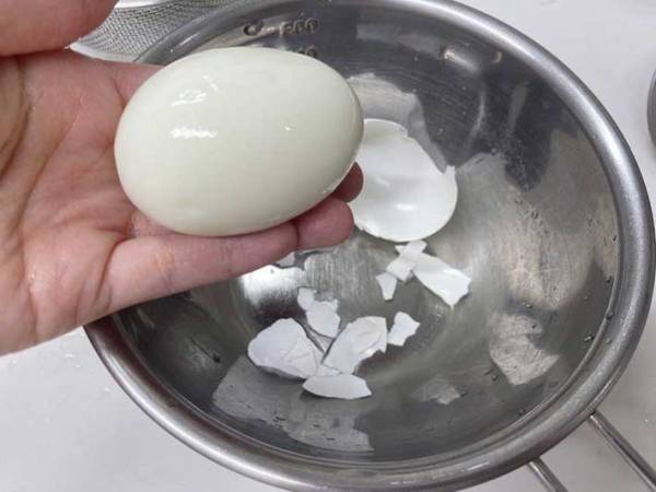 「正直ナメてた」　あるひと工夫で、ゆで卵の殻が簡単に剥けて感動