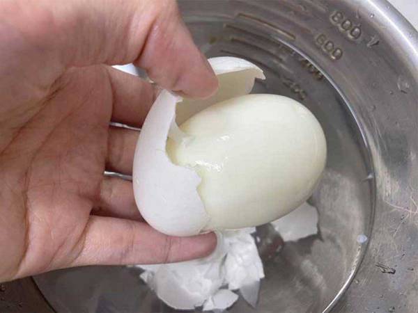 「正直ナメてた」　あるひと工夫で、ゆで卵の殻が簡単に剥けて感動