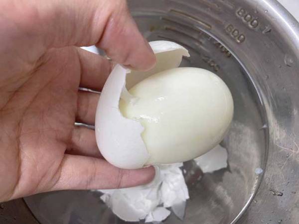 「正直ナメてた」　あるひと工夫で、ゆで卵の殻が簡単に剥けて感動