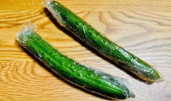 キュウリは冷凍してもおいしい！　塩昆布を使った簡単レシピに「箸が止まらない」