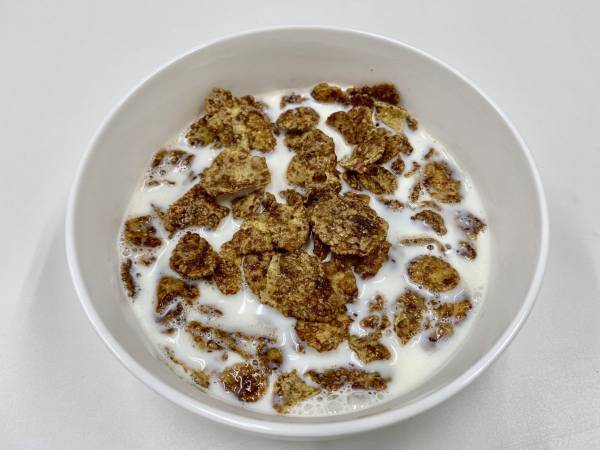 チョコフレークの表面、白いのはなぜ？　理由に「そんな仕組みが」「だからか」