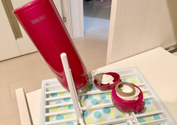 水筒が全然乾かない！　解決するニトリのグッズに「早っ」「水滴が一滴もない」