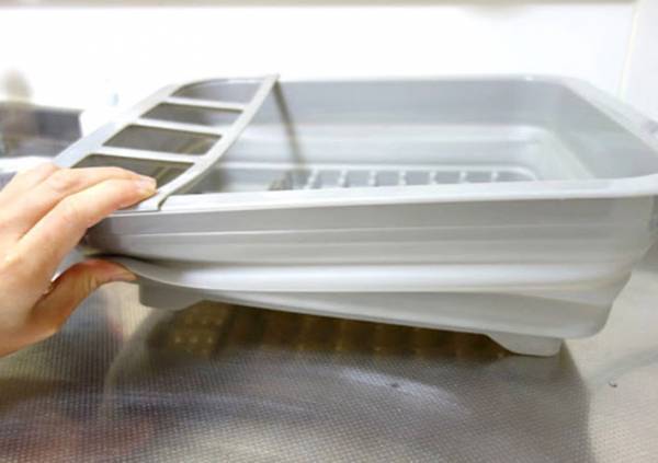 水切りカゴってジャマじゃない？　解決するダイソーグッズに「めっちゃ快適！」