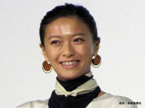 榮倉奈々が、夫・賀来賢人との２ショットを公開　自然体な笑顔に「破壊力がやばい」