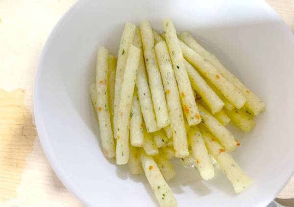 『さけるチーズ』と『じゃがりこ』のおやつに「子供が大喜び」「こりゃ話題になる」