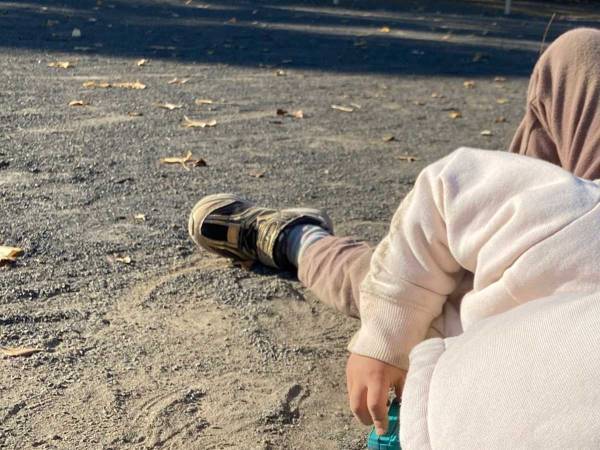 父親「お客様ー！」　公園で遊ぶ３歳児、夢中になりすぎた結果？