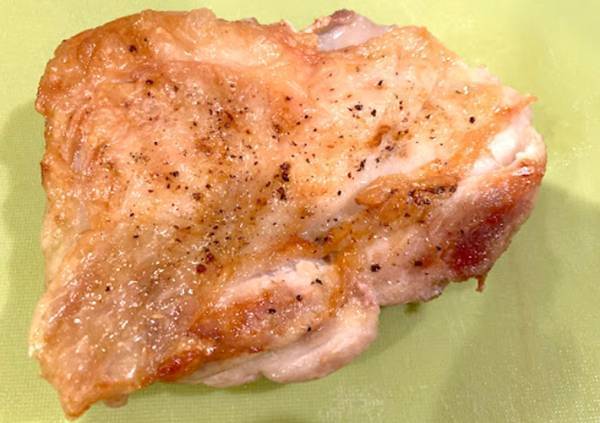 捨てようかと思ったフライパン　ニトリのプレートを敷くだけで？「劇的にうまい」