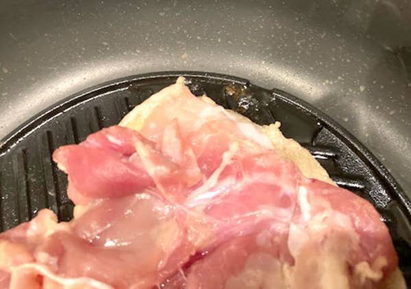 捨てようかと思ったフライパン　ニトリのプレートを敷くだけで？「劇的にうまい」