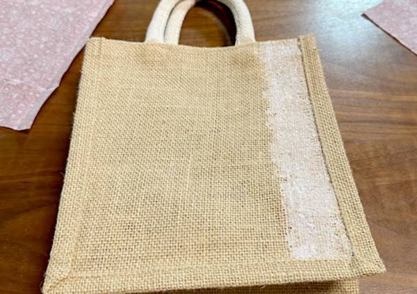 「超かわいい！」「簡単だった」　使い勝手抜群の無印のバッグに、アレを貼ると？