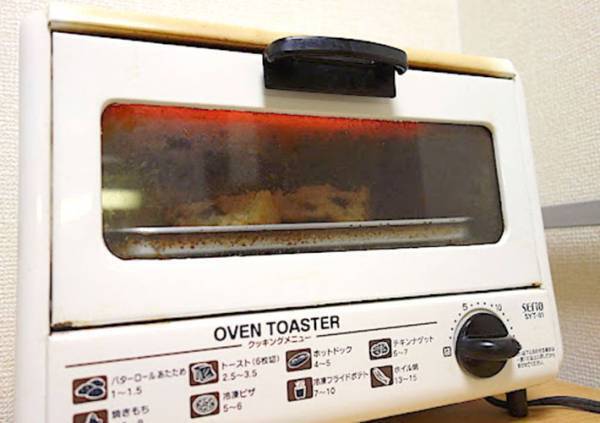 「おいしい」「クリスマスにいい」　業務スーパーのスイーツ『ショコトーネ』を食べてみた