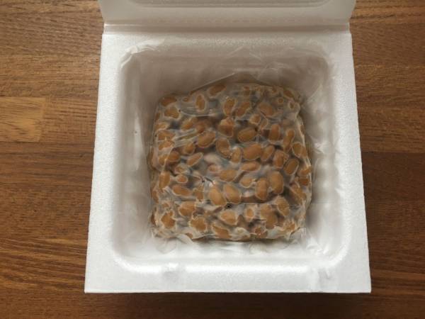 「天才かよ」「やるしかない」　納豆のフィルムの最適な剥がし方