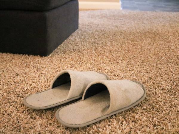 スリッパカバーを簡単DIY　要らない○○を使った方法に「すごすぎ」「これはいい」