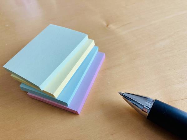 「盲点でした」「これはいい」　老舗文房具店が教える付箋の意外な使い方