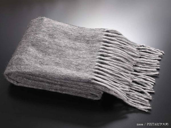 ユニクロが教える、マフラーの巻き方３選　首元をおしゃれにするなら…？