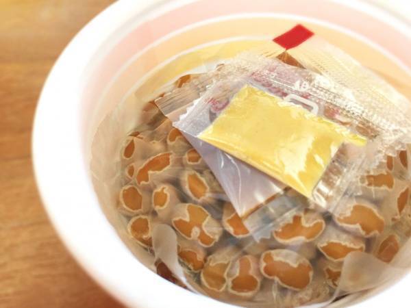 納豆のタレは先入れ？　後入れ？　プロに聞いてみた結果に「まさか」「ずっと逆でした」