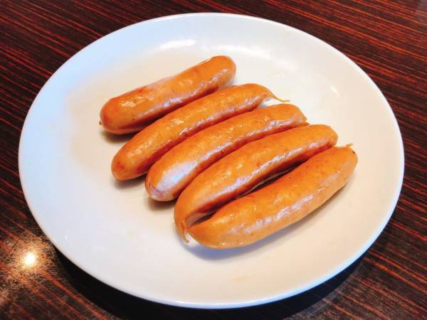 ウインナーの袋、なぜパンパン？　企業の解説に「知りませんでした」「そんな理由が」