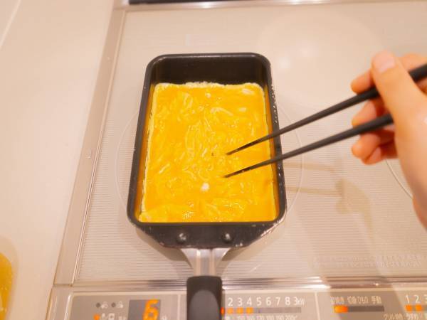 ふわふわの卵焼きを作るには『アレ』を入れるだけ　「ウソみたい」「天才」