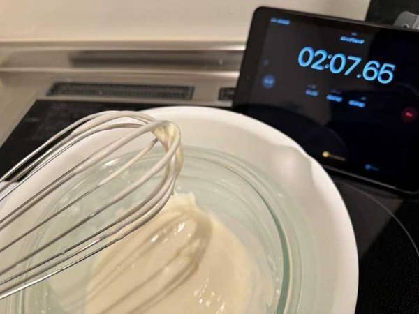 ホイップクリームを早く作りたい！　アレをちょい足しすると？「おいしくて最高」「色もかわいい」