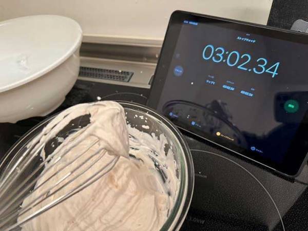 ホイップクリームを早く作りたい！　アレをちょい足しすると？「おいしくて最高」「色もかわいい」