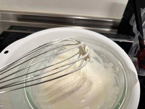 ホイップクリームを早く作りたい！　アレをちょい足しすると？「おいしくて最高」「色もかわいい」