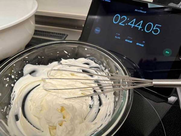 ホイップクリームを早く作りたい！　アレをちょい足しすると？「おいしくて最高」「色もかわいい」