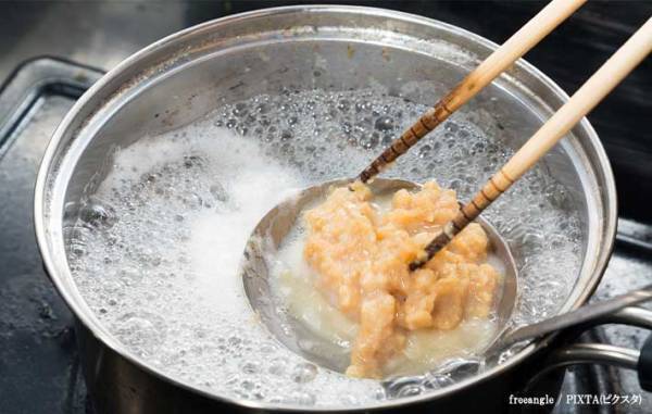 包丁にくっつきがちなキュウリ　ひと工夫加えるだけで…？