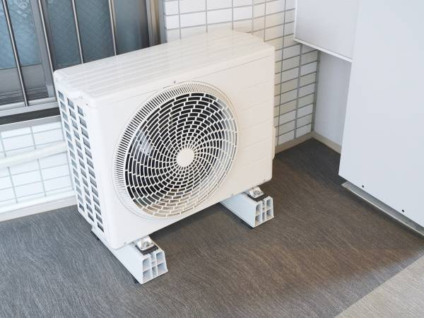 エアコンの効きが悪い原因は室外機？　『激落ちくん』の会社が教える簡単お掃除テク