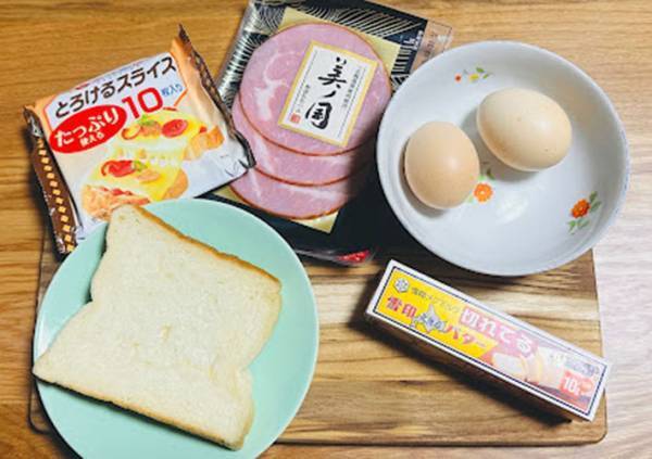 簡単でオシャレな『ワンパントースト』　晩御飯の残りを使ってみたら「ほっぺた落ちた」