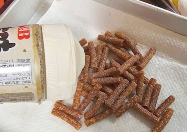 マカロニを揚げただけの超簡単スナックに、家族みんなの手が止まらない！