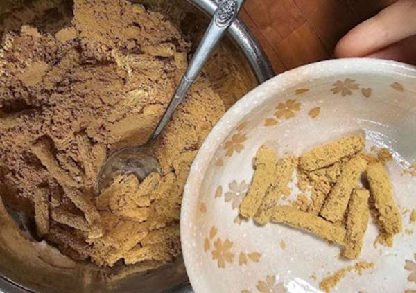 マカロニを揚げただけの超簡単スナックに、家族みんなの手が止まらない！