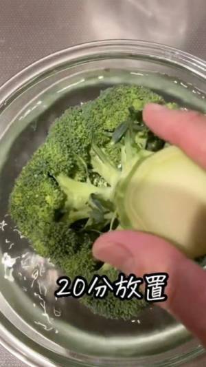 ブロッコリーの正しい洗い方に「知らなかった！」　水道水で『ジャー』では不十分？