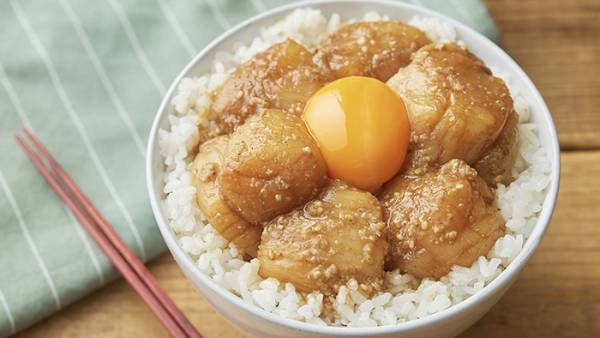 スーパー「ご飯に載せれば優勝できます」　アレンジに「絶対うまいやつ」「最強じゃん」