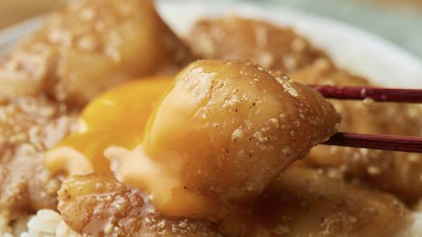 スーパー「ご飯に載せれば優勝できます」　アレンジに「絶対うまいやつ」「最強じゃん」