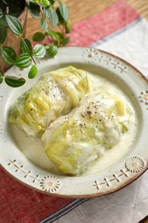 絶対においしいやつ…！　冬に食べたい、コク旨『ホワイトロールキャベツ』の作り方