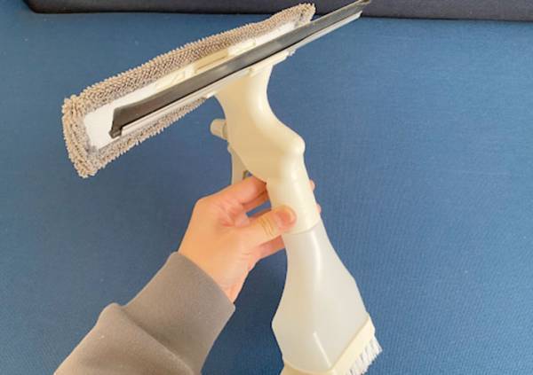 面倒な窓拭きがすぐ終わる『３COINS』のグッズに「超助かった」「大掃除の味方！」