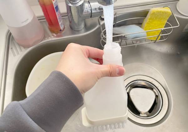 面倒な窓拭きがすぐ終わる『３COINS』のグッズに「超助かった」「大掃除の味方！」