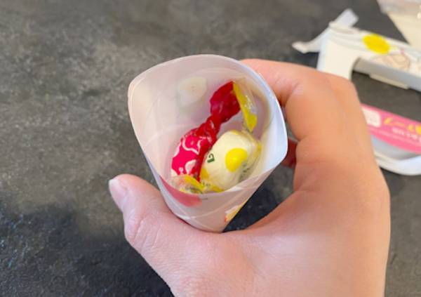 「簡単でかわいい」「子供が喜びそう」　すぐできる三角形のラッピングとは？