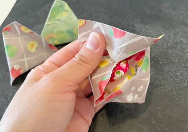 「簡単でかわいい」「子供が喜びそう」　すぐできる三角形のラッピングとは？