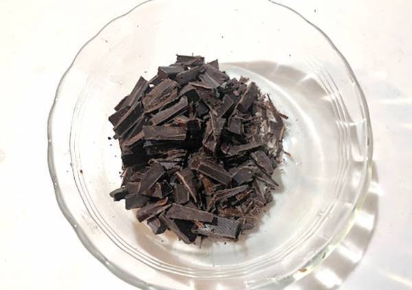 高カカオチョコ、そのままだと苦くない？　明治の意外なレシピに「すごいな！」