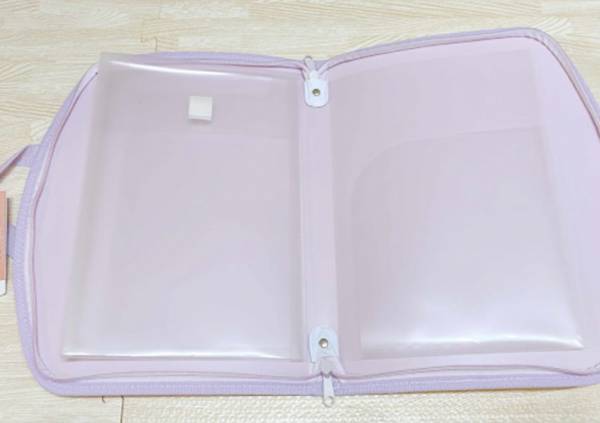 散らかりがちなグッズの収納に！　ダイソーの『お絵かきバッグ』が超便利だった