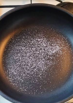 ベーコンをカリカリに焼くには？　裏技に「今度やる」「それ使うのか」