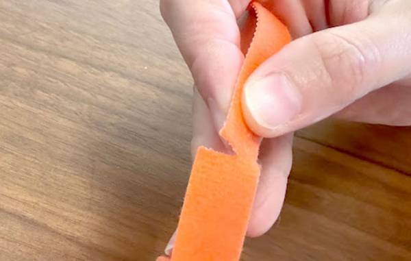 「安くて便利」「スッキリ」　かさばるコード類には無印良品のあのテープが大正解