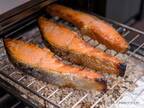 家で魚を焼くと、なんでパサつく？　東京ガスが教える『うまく焼くコツ』が驚きの連続！