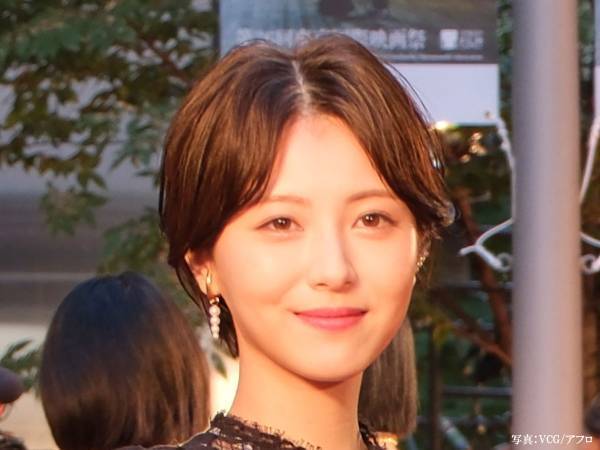浜辺美波が『名前の由来』を告白し、ネット驚愕　「えっ」「知らなかった」