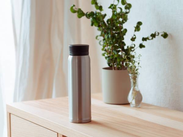 内部までスポンジが届かないなら？　ステンレスボトルのお手入れ術に「そこがポイントか」