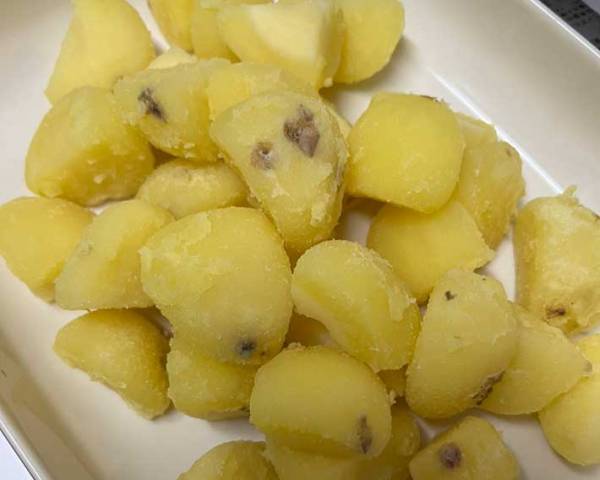 料理好き夫「コレが一番簡単でウマい」　ローストポテトをカリッと焼くコツ