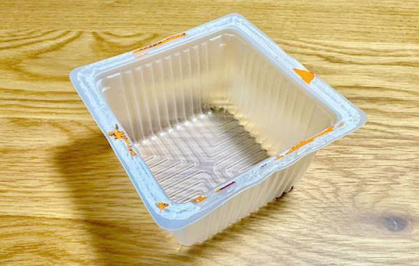 空になった豆腐パック、どうしてる？　思わぬ活用法に「塊が消えた」「使わない手はない」