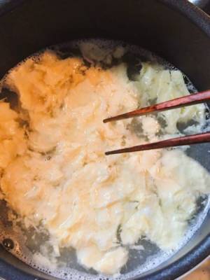 小さじ１杯の『水』でふわふわ卵スープが？　「今度やる」「これは簡単」
